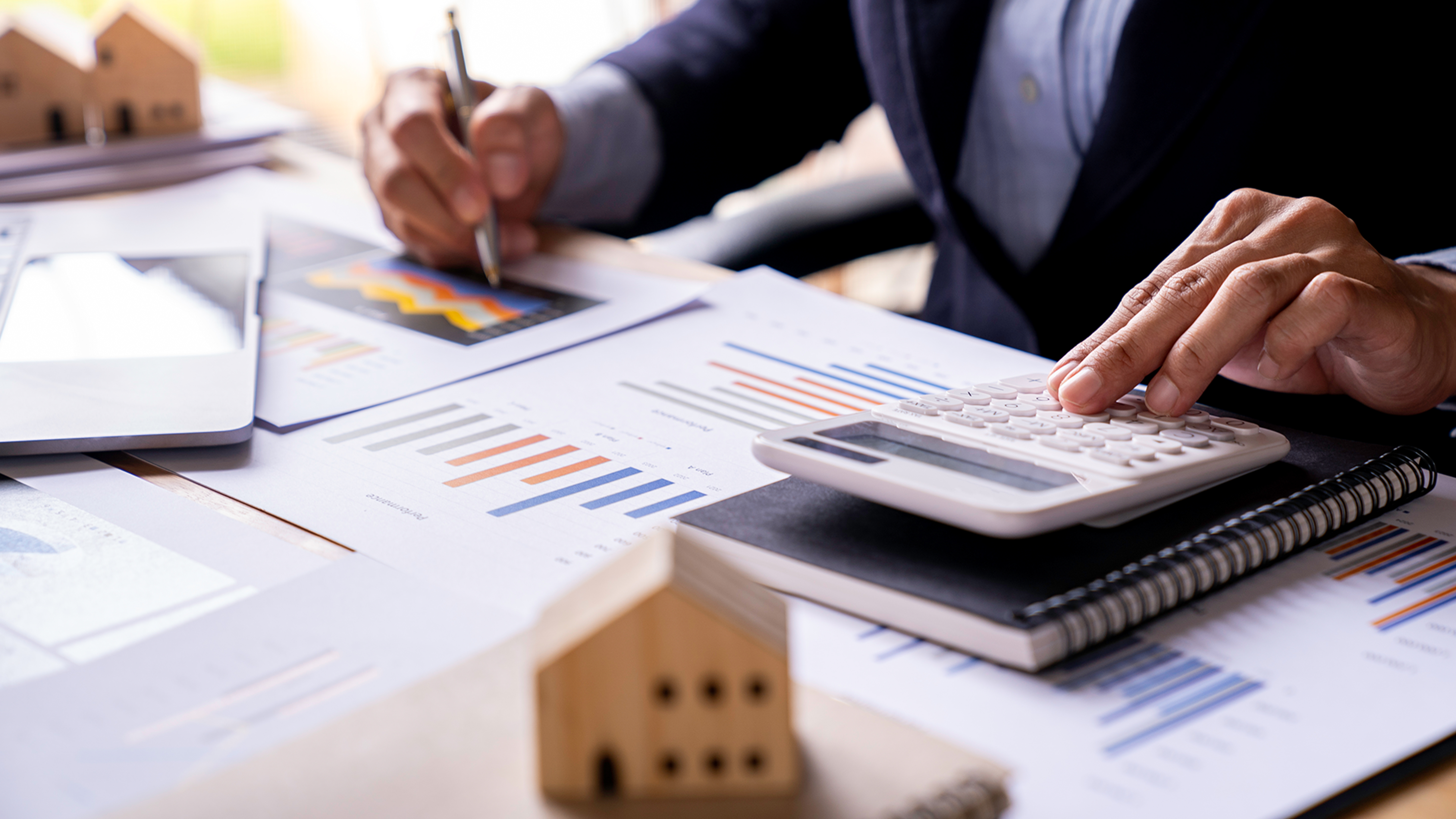 6-Fees,-Risks-and-Performance@3x.jpg 6-Fees,-Risks-and-Performance@3x.jpg