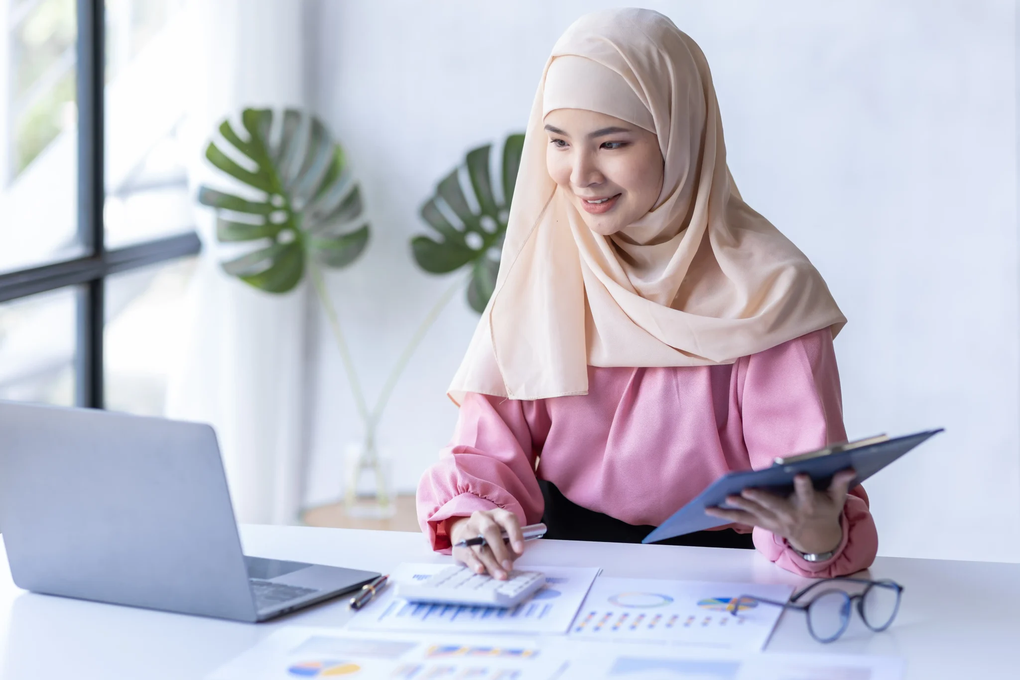 How-Has-Technology-Played-A-Role-in-the-Rise-of-Halal-Investing-2048x1366.webp How-Has-Technology-Played-A-Role-in-the-Rise-of-Halal-Investing-2048x1366.webp